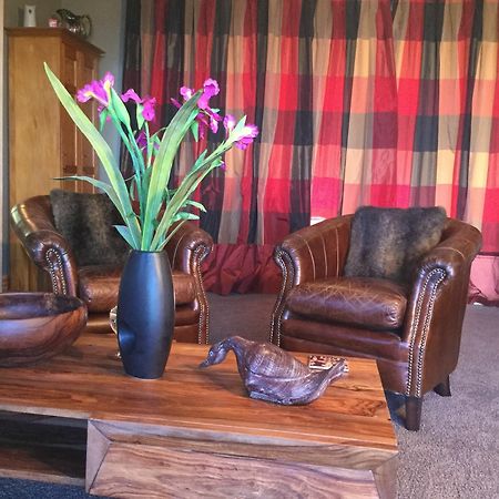 The Flying Trout Boutique Lodge Таупо Екстериор снимка