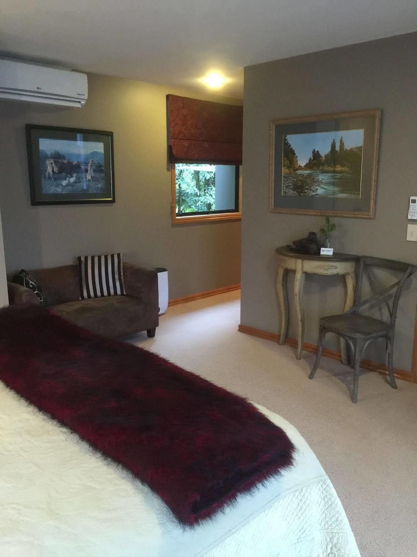 The Flying Trout Boutique Lodge Таупо Екстериор снимка