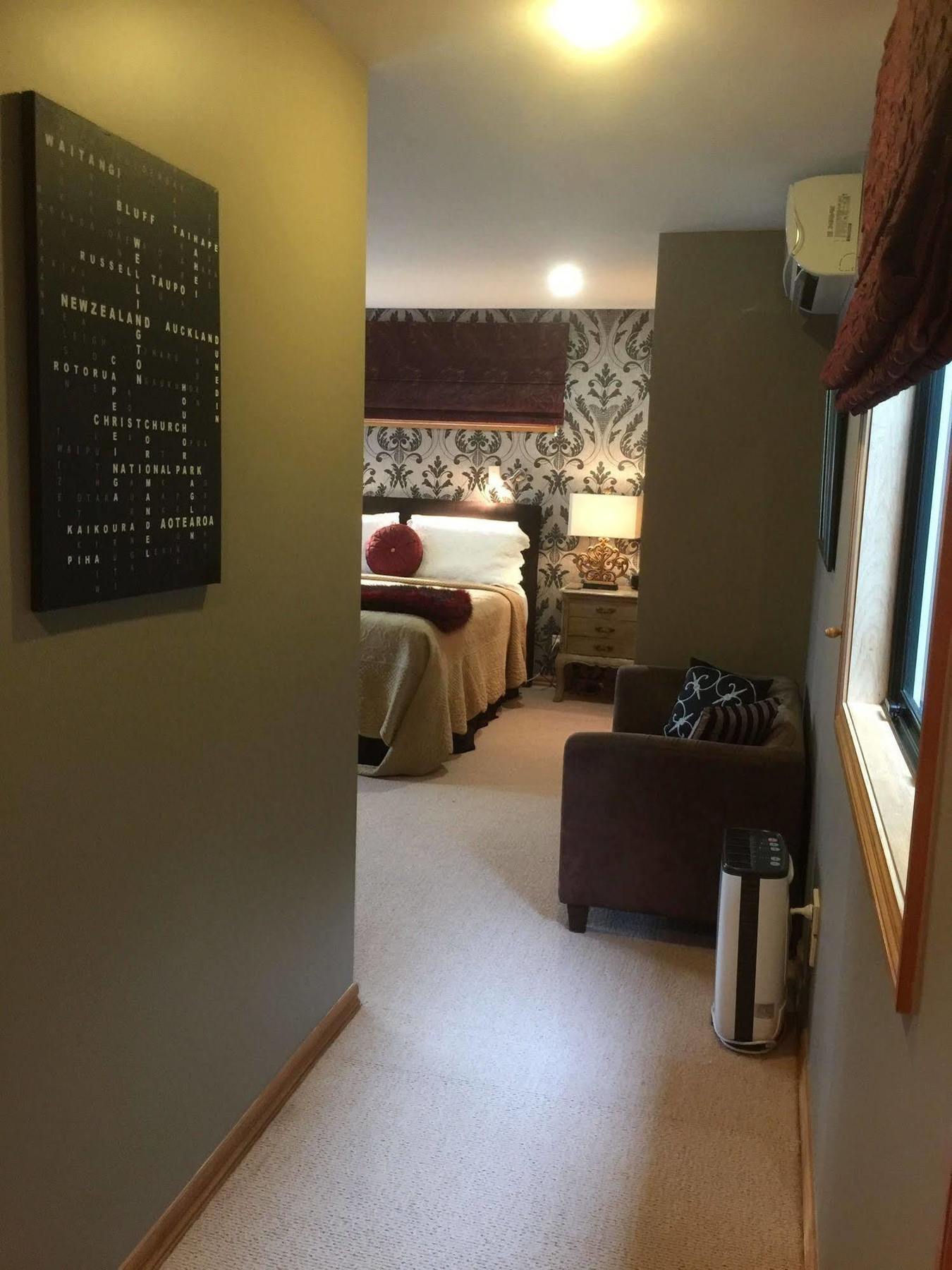 The Flying Trout Boutique Lodge Таупо Екстериор снимка