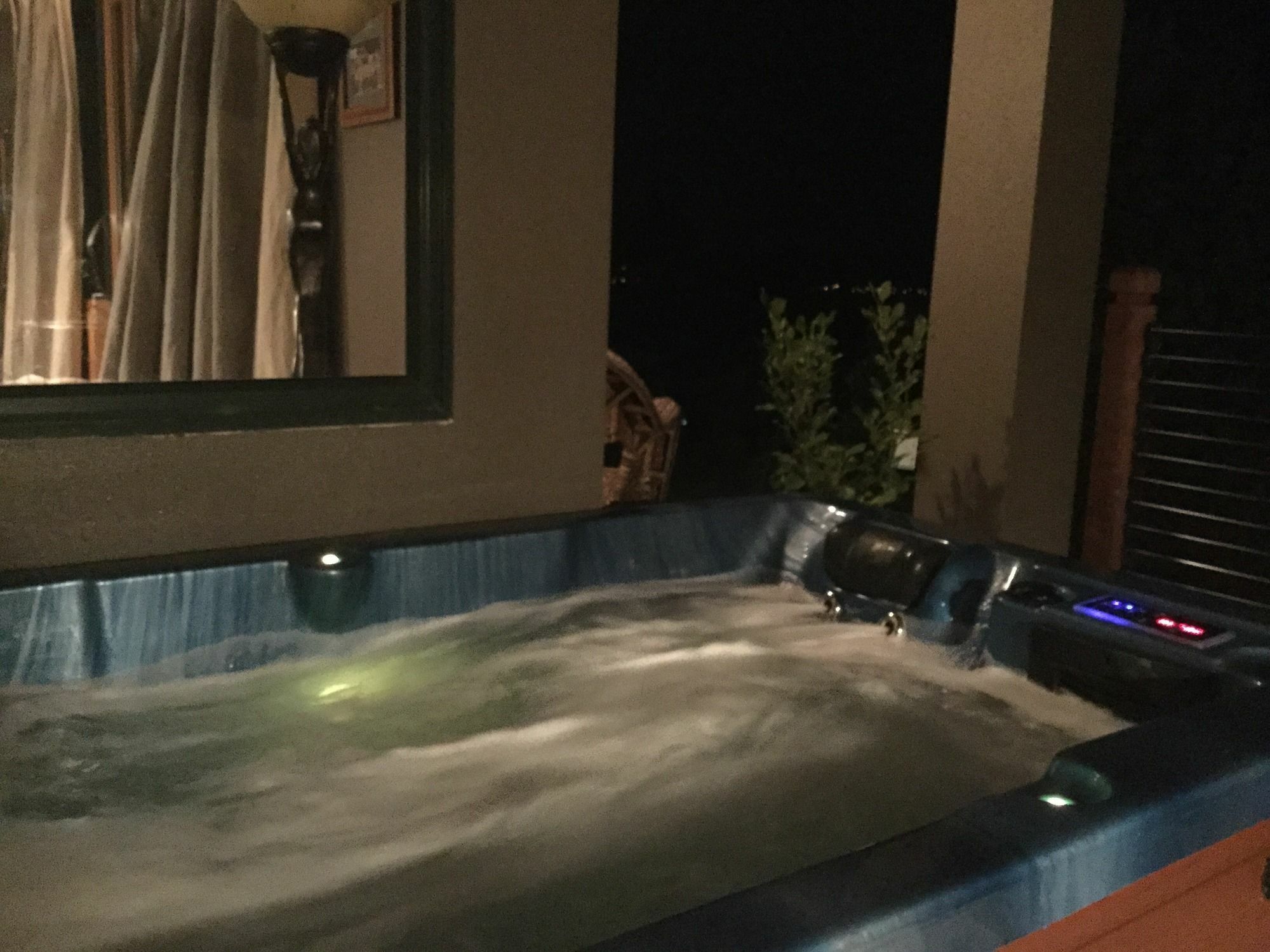 The Flying Trout Boutique Lodge Таупо Екстериор снимка